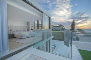 Stunning Ocean & Mountain Views
